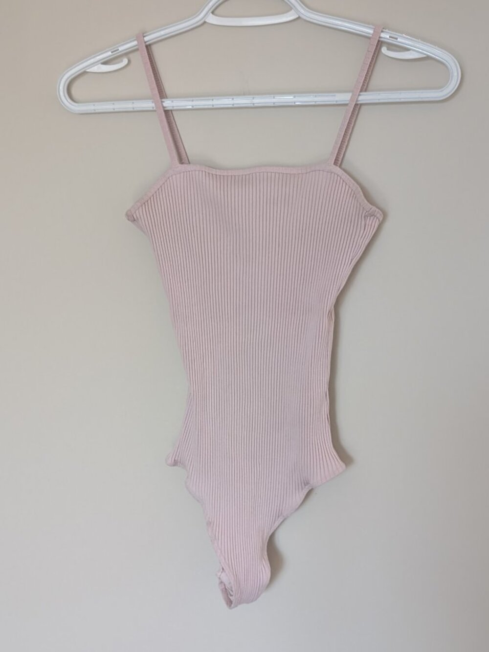 Wilfred Free Aritzia Pink Ribbed Bodysuit Camisole Size Small